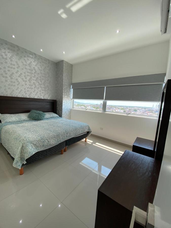 Condominio Torre Eme Frente Al Malecon Vista A La Ciudad Con Alberca Y Algo Al Mar Gimnacio Mazatlán Exterior foto